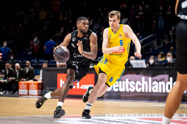 球顶尖的电 球顶尖的电